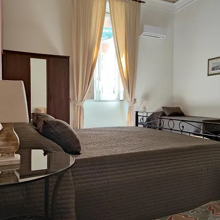 לינה וארוחת בוקר Fabrizi קטאניה